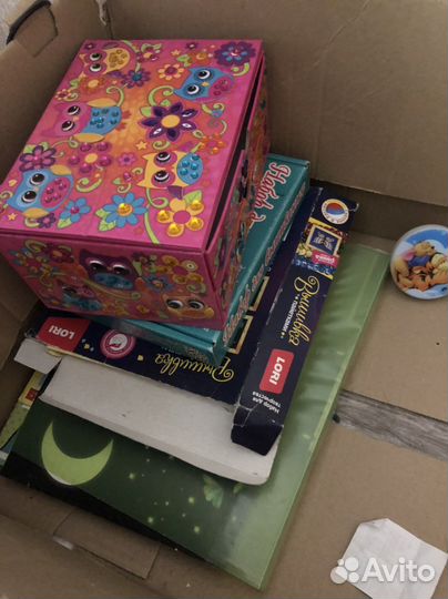 Коробка-книги,журналы,игрушки