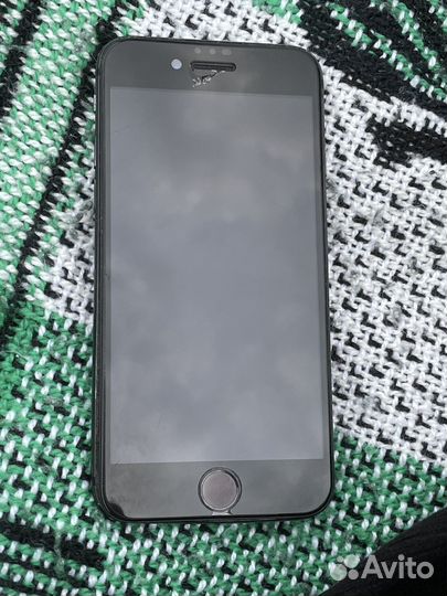 Телефон iPhone 8 64 gb