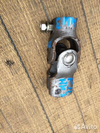 Рулевой карданчик Nissan Primera P11