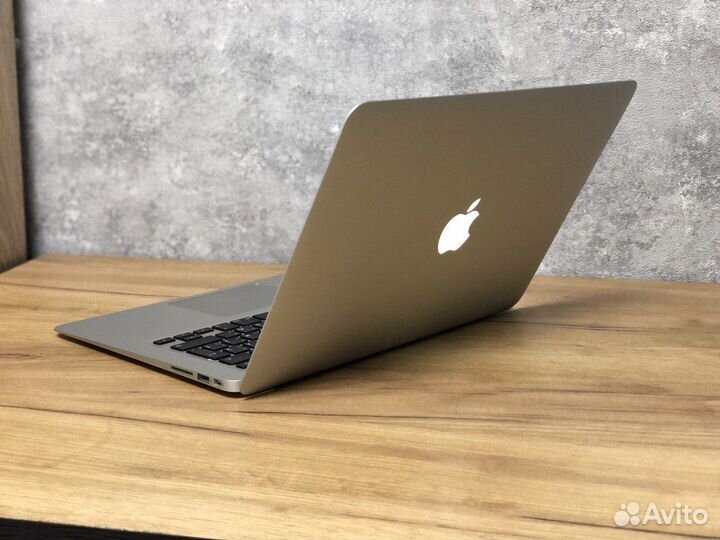 Почти как новый Apple MacBook Air 13 Core i5