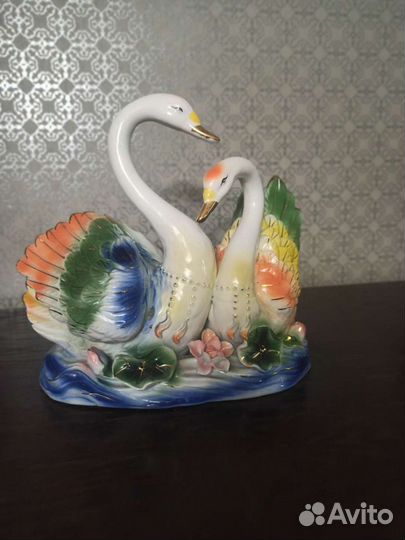 Статуэтка лебеди, вазы