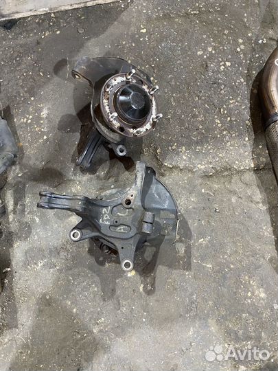 Поворотный кулак в сборе на Хендай Гранд Старекс