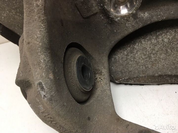 Кулак задний левый Audi A5 3.0 TDI 2008