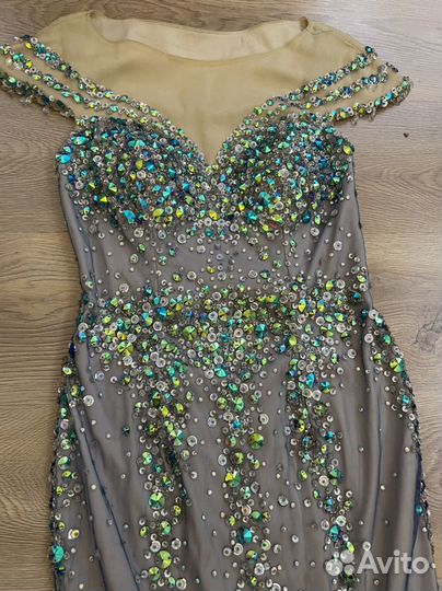 Вечернее платье