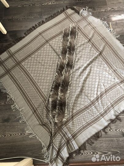 Gucci оригинал Палантин с лисой Новый