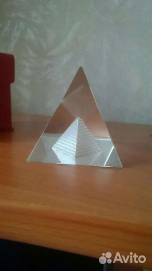 Сувенир пирамида