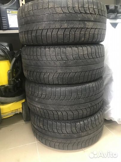 Michelin Latitude X-Ice XI2 235/45 R17 97T