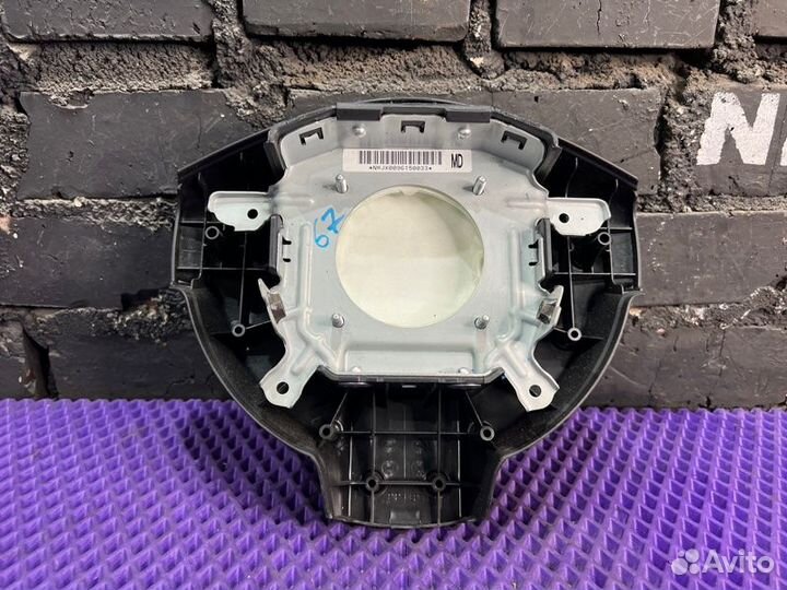 Подушка безопасности водителя Nissan Nv200