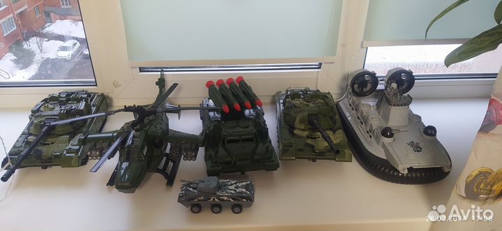 Игрушки военные машины большие