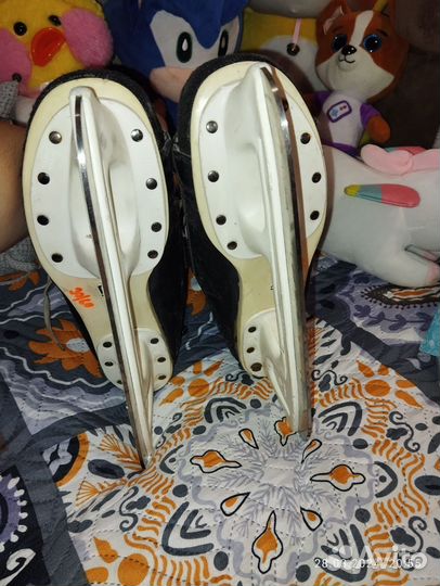 Хоккейные коньки