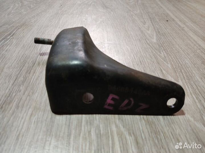 Кронштейн компрессора кондиционера Chrysler Pt