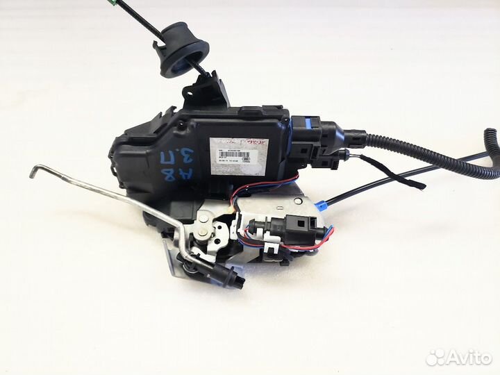 Замок двери audi A8 D3 задней правый