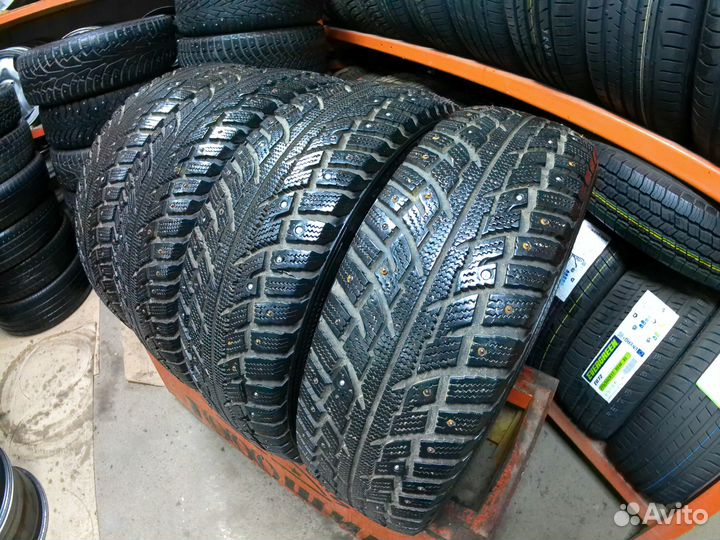 Kumho I'Zen RV Stud KC16 225/70 R16