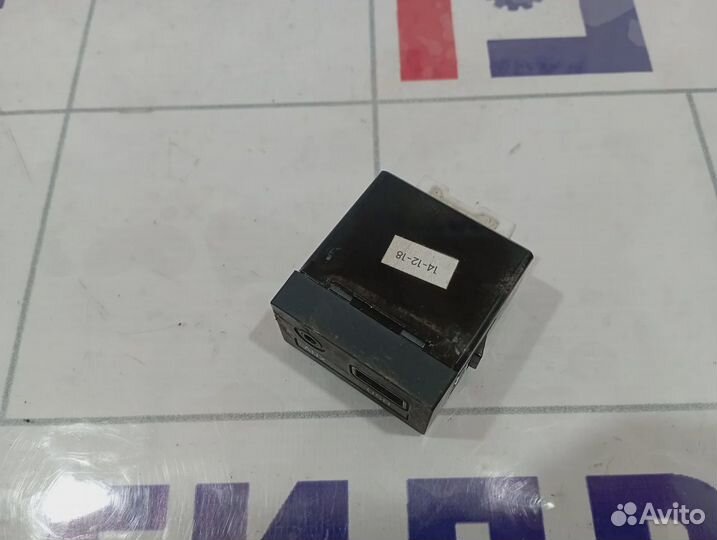 Разъем USB AUX Hyundai Solaris (RB) 961201R300RY