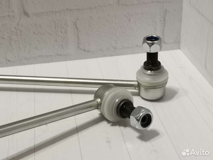 Стойки стабилизатора перед Skoda Octavia A5 A7 VW