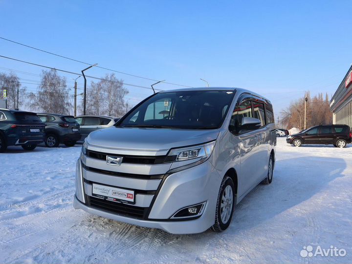 Toyota Noah 1.8 CVT, 2017, 166 226 км