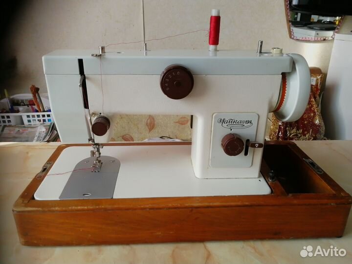 Швейная машинка чайка с электроприводом