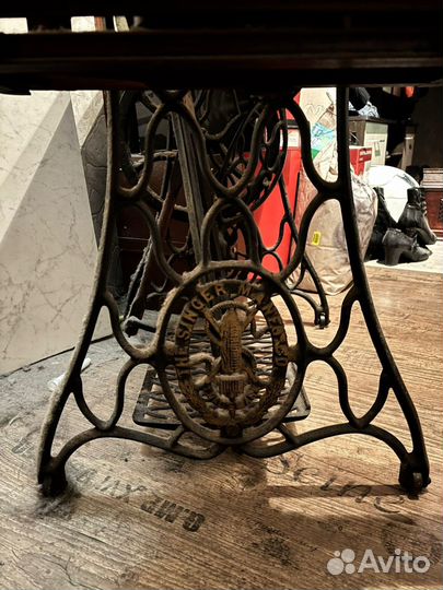 Швейная машинка зингер ножная