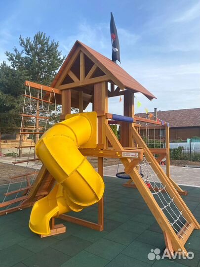 Детский спортивный комплекс с крышей для дачи