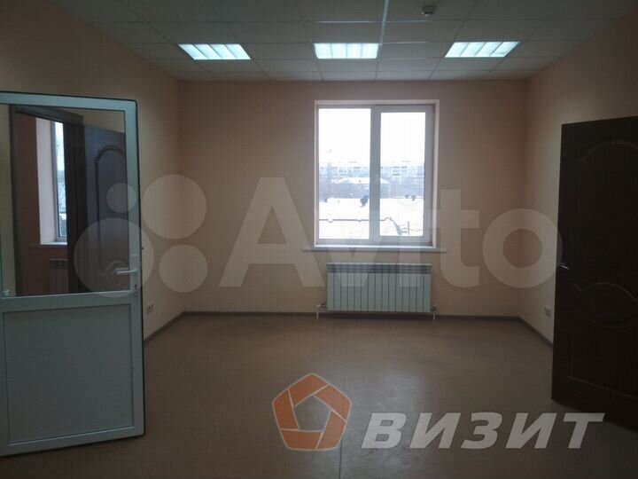 Офис с ремонтом на Товарной, 81 м² парковка