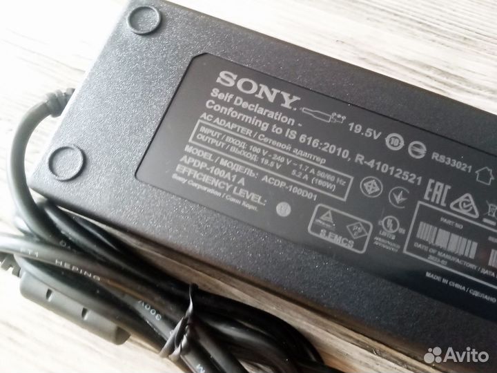 Сетевой адаптер Sony 19.5V 5.2A apdp-100A1A новый