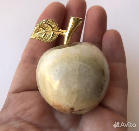 Декоративное яблоко из мраморного оникса