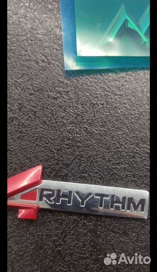 Эмблема, надпись Geely Monjaro