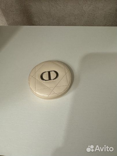 Dior хайлайтер forever couture luminizer 01