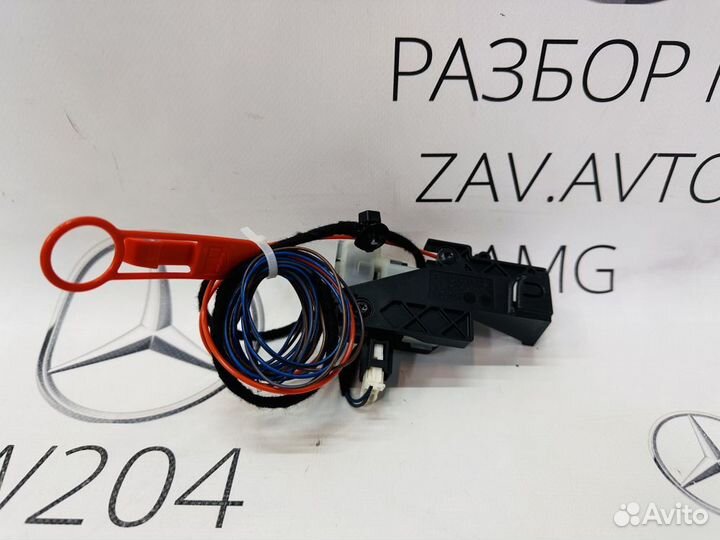 Замок лючка бензобака Mercedes W204 W212 X204