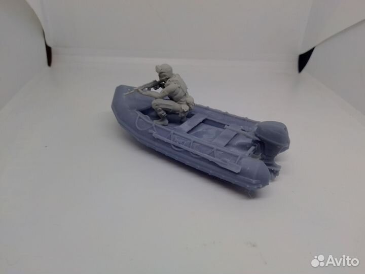 Надувная лодка Zodiac Mk2 мотор Ямаха Ф15 1:43