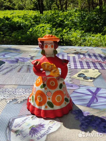 Статуэтка Барыня с веером