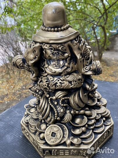 Будда с лягушкой и монетами