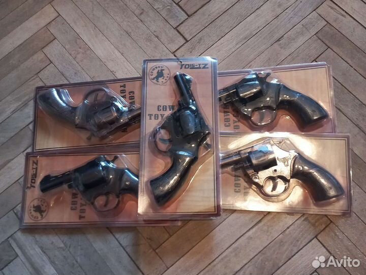 Пистолет с пистонами металлический