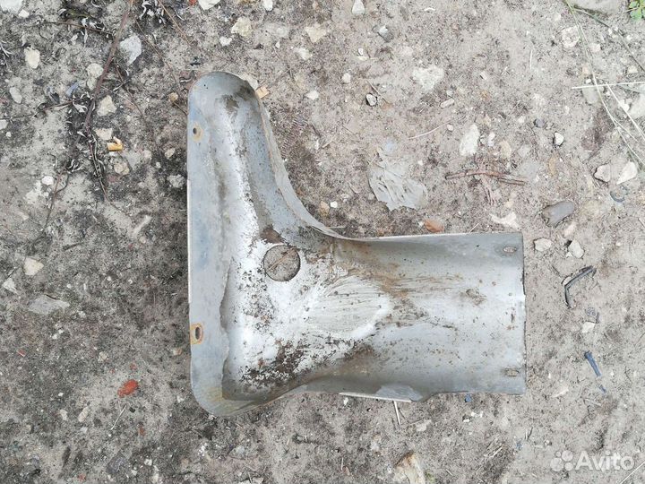 Кожух выпускного коллектора Шкода Рапид