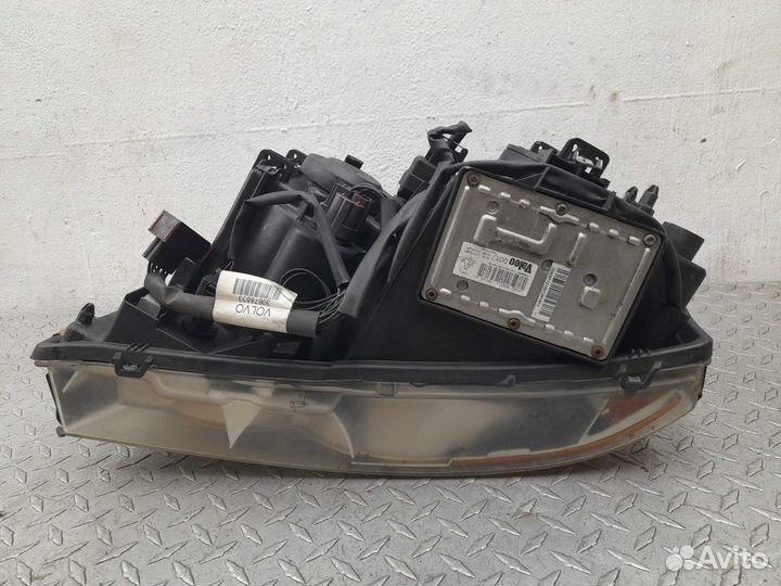 Фара правая Volvo XC90