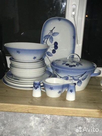 Чешская посуда фарфор Thun blue cherry