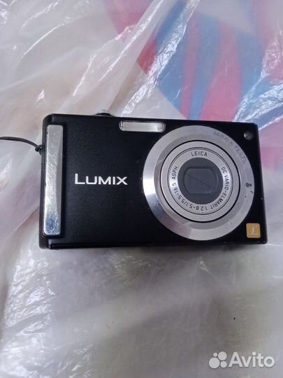 Компактный фотоаппарат