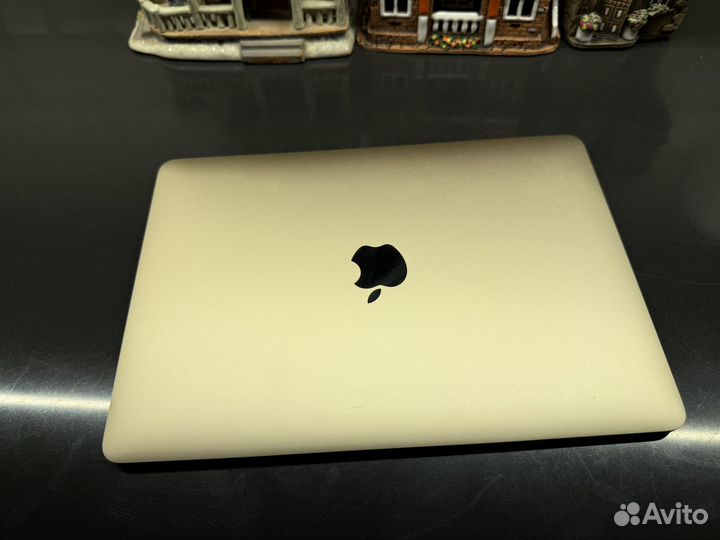 Macbook a1534 8/256gb