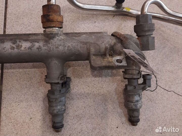 Топливная рампа с форсунками opel Z22SE