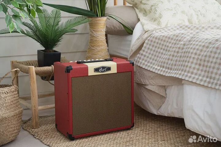 Гитарный комбоусилитель Cort CM30R-EU-DR