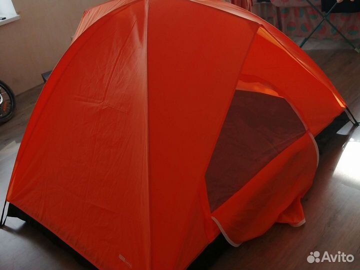 Палатка оранж и синяя Новус. 3х мест. Продам арен