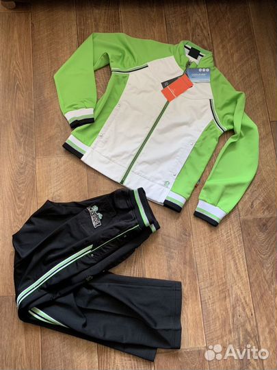 Костюм спортивный S новый