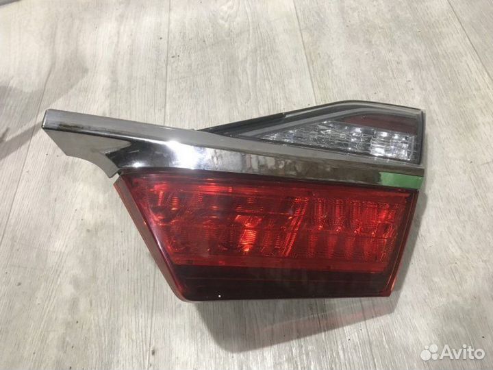 Фонарь внутренний правый Toyota Camry V50