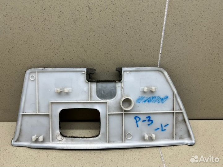 Обшивка багажника левая Mitsubishi Pajero/Montero