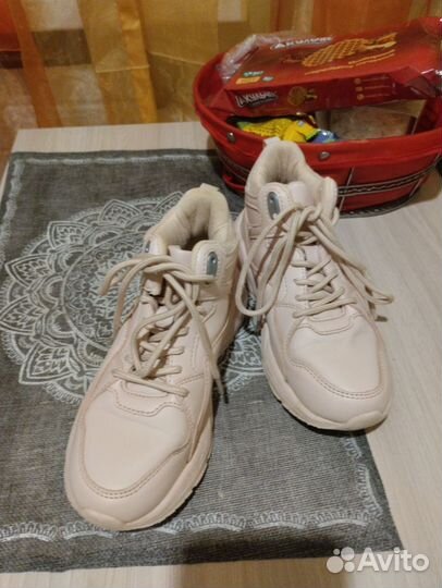 Кроссовки детские