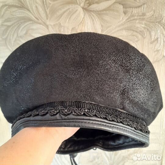 Береты кожаные