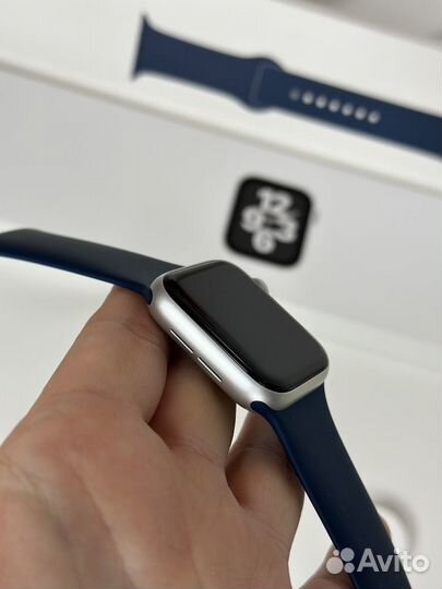 Apple Watch SE 40mm Silver with Abyss Blue Sport B