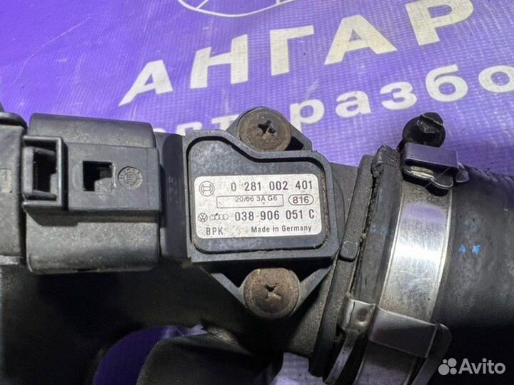 Воздушный патрубок Audi Q7 4L BUG 2006