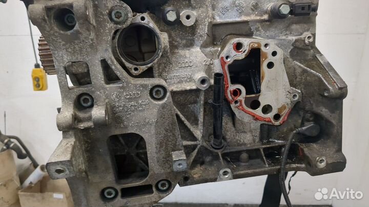 Блок цилиндров Volkswagen Touran BLX