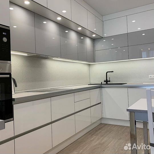 Угловая кухня из мдф на заказ.Фабрика в Москве